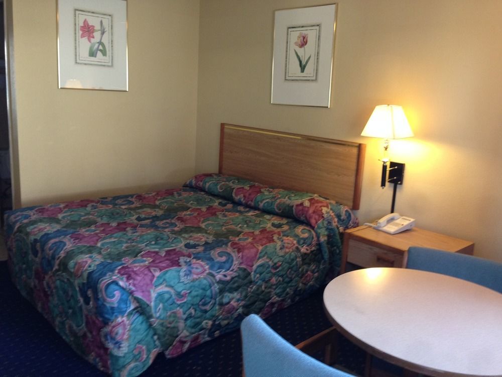 Travelodge By Wyndham Tacoma Near Mcchord Afb Exterior foto