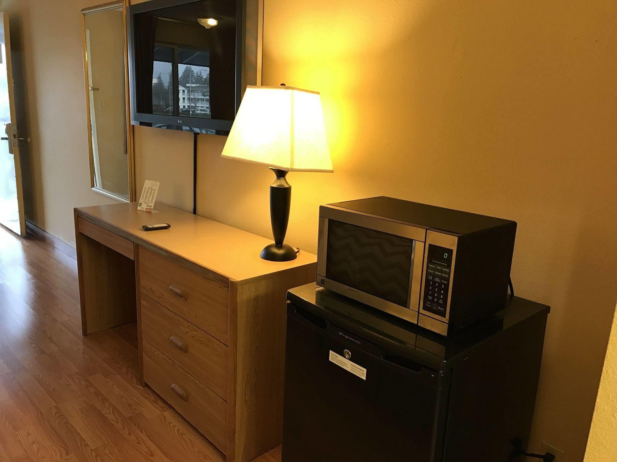 Travelodge By Wyndham Tacoma Near Mcchord Afb Exterior foto
